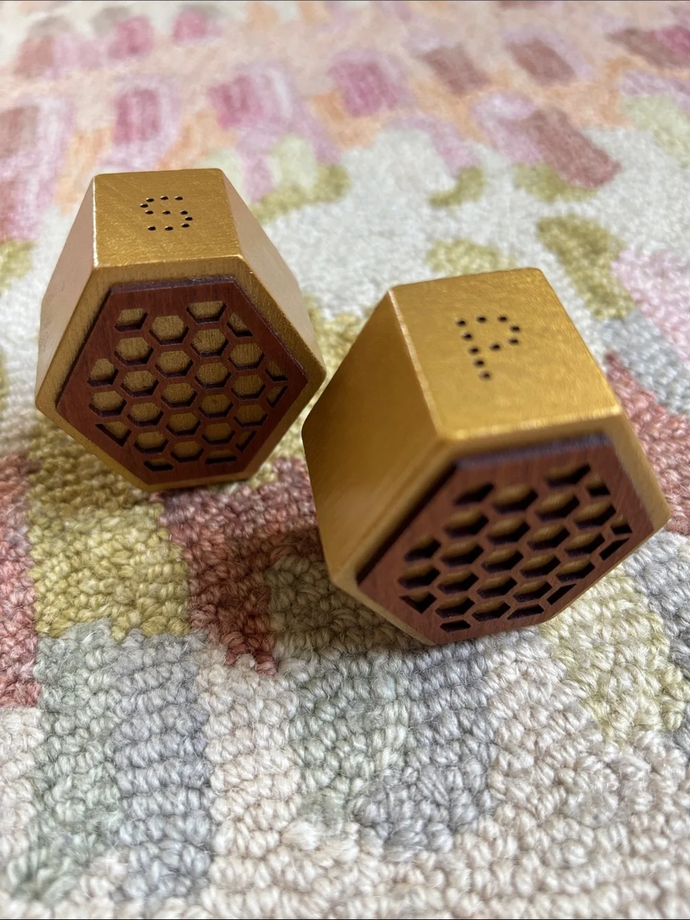 Honeycomb Wooden Hexagon Shaped salt + pepper shakers set modern design